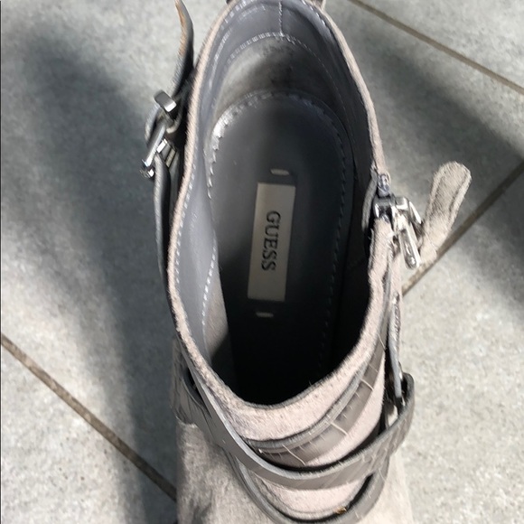 Shoes - Picture 2 of 6